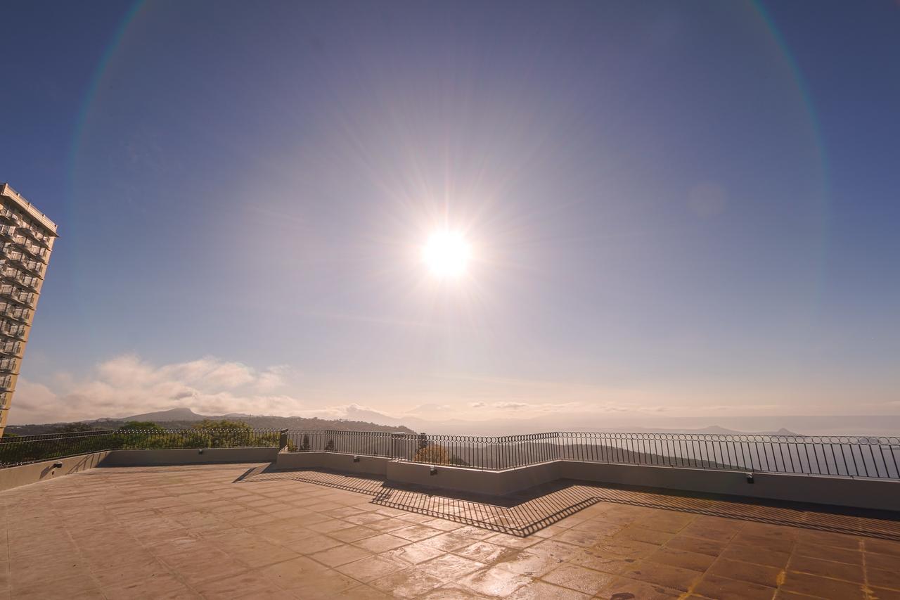 Hotel Carlito Tagaytay Tagaytay City Екстер'єр фото